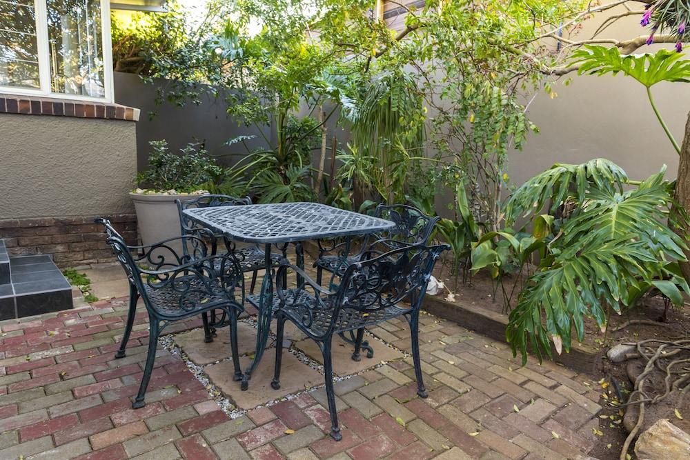 Kingfisher Guesthouse Port Elizabeth Exterior foto